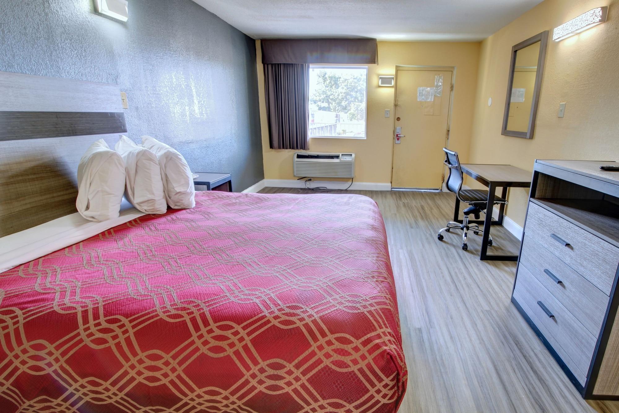 Econo Lodge At Military Circle Norfolk Exterior foto