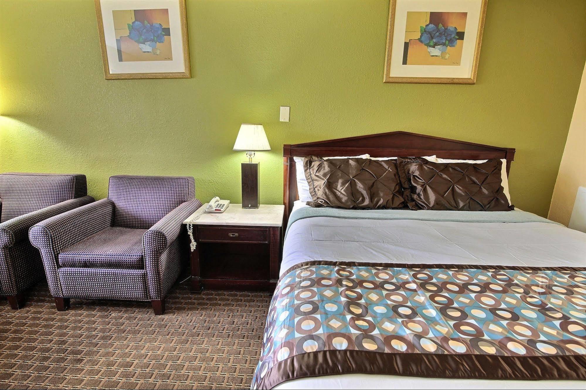 Econo Lodge At Military Circle Norfolk Exterior foto